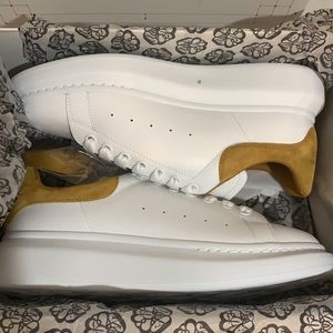 Alexander McQueen Oversized Sneaker